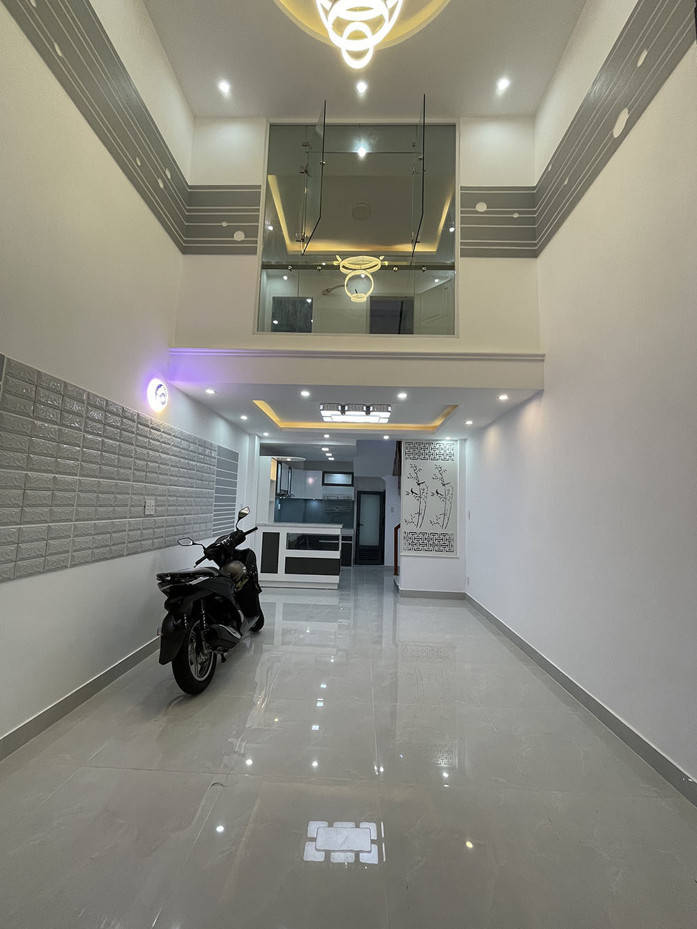 Bán nhà Nguyễn Đình Chính, Quận Phú Nhuận Siêu phẩm 4 lầu t.kế Singapore - gần Nguyễn Văn Trỗi